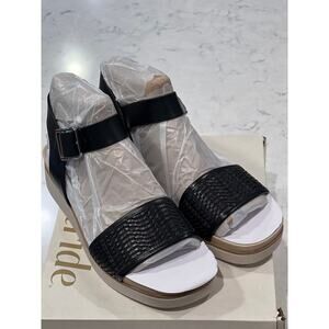 NWT Life Stride Women’s Gillian 2 Crochet Ankle‎ Strap Sandals Size 11W Black